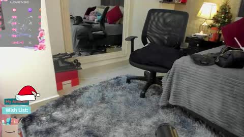 Mar y online show from 12-19-25, 02:57