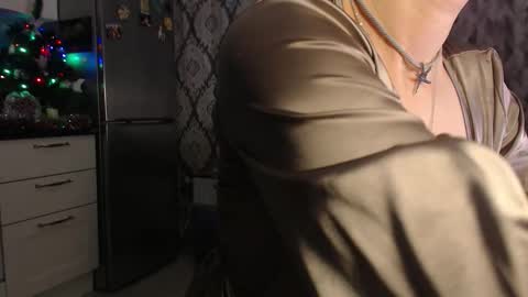 MarianaMur online show from 12-18-25, 07:14