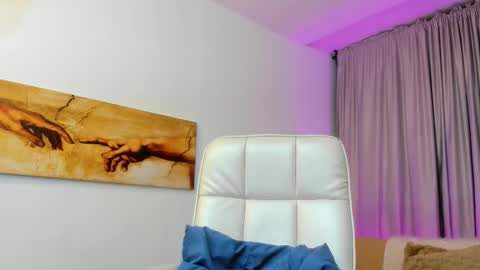 Mariana online show from 11-30-25, 04:27