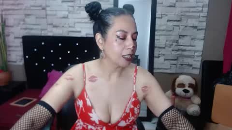 Snapshot of mariana_night chatting on 10-31-25, 06:03 mariana_night online show from 10-31-25, 06:03