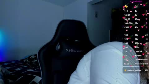   Independent Model online show from 02-10-25, 06:53