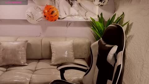 Mariana  online show from 10-05-25, 12:14