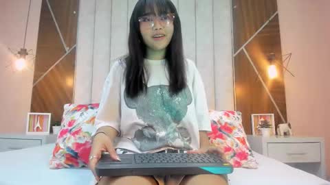 Snapshot of marianaa_torress chatting on 11-14-25, 02:27 Mariana online show from 11-14-25, 02:27