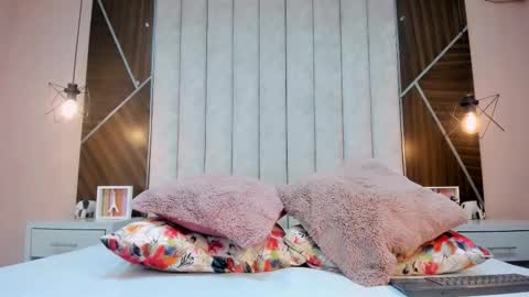 Snapshot of marianaa_torress chatting on 11-22-25, 10:53 Mariana online show from 11-22-25, 10:53