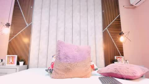 Snapshot of marianaa_torress chatting on 11-27-25, 03:25 Mariana online show from 11-27-25, 03:25