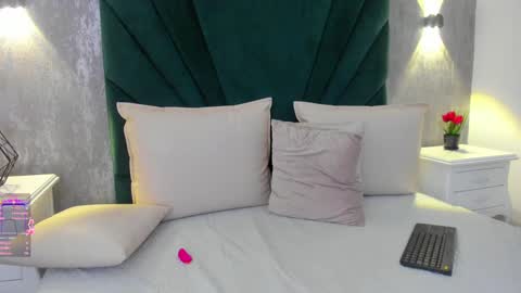 Snapshot of marianasanz chatting on 12-06-24, 11:25 Mariana online show from 12-06-24, 11:25