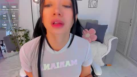 Snapshot of marianasilva__ chatting on 10-19-25, 04:51 Mariana Silva online show from 10-19-25, 04:51