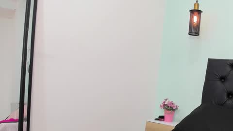 Marianee Rousse  online show from 11-01-25, 12:51