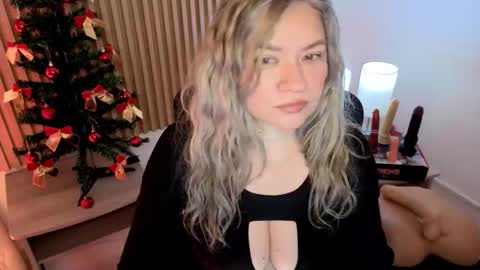 Marian Love  online show from 11-29-25, 10:51