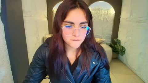 marianna_r_ online show from 02-16-26, 08:49