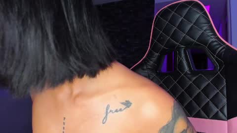 Snapshot of marianne__ chatting on 04-12-26, 05:01 M A R I A N E online show from 04-12-26, 05:01