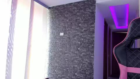 Snapshot of marianne__ chatting on 04-12-26, 05:07 M A R I A N E online show from 04-12-26, 05:07