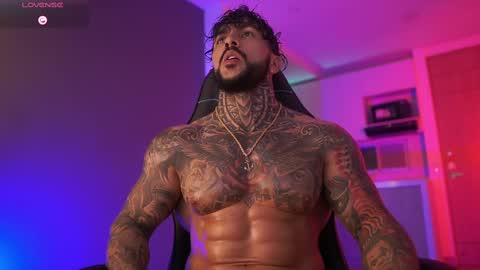 Snapshot of mariano_costa chatting on 10-17-25, 01:09 Mariano Costa online show from 10-17-25, 01:09