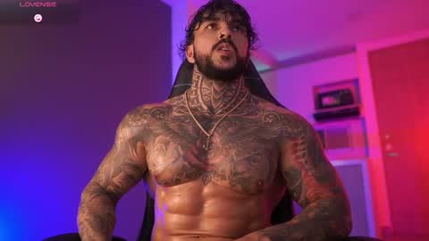 Snapshot of mariano_costa chatting on 10-22-25, 04:13 Mariano Costa online show from 10-22-25, 04:13