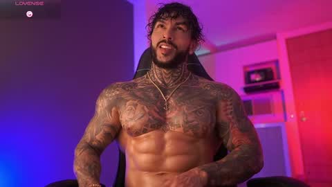 Snapshot of mariano_costa chatting on 10-26-25, 04:40 Mariano Costa online show from 10-26-25, 04:40