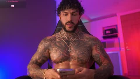 Snapshot of mariano_costa chatting on 10-29-25, 04:15 Mariano Costa online show from 10-29-25, 04:15