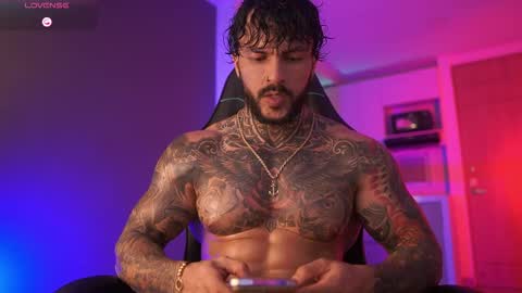 Snapshot of mariano_costa chatting on 10-31-25, 04:24 Mariano Costa online show from 10-31-25, 04:24