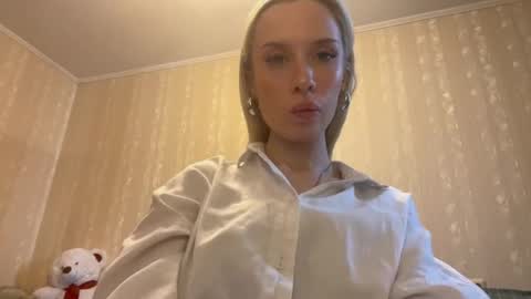 Molly online show from 09-09-25, 07:19