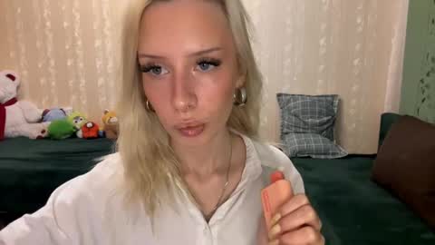 Molly online show from 09-11-25, 06:13