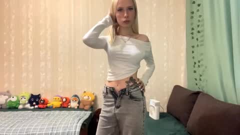 Molly online show from 09-26-25, 06:28