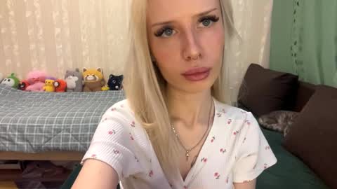 Molly online show from 09-30-25, 06:18