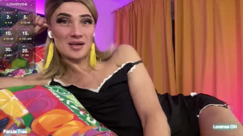 Mari online show from 11-27-25, 03:14