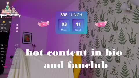 Snapshot of marie_diaze chatting on 12-11-24, 08:26 Marie LEAVE YOUR WITH ME online show from 12-11-24, 08:26