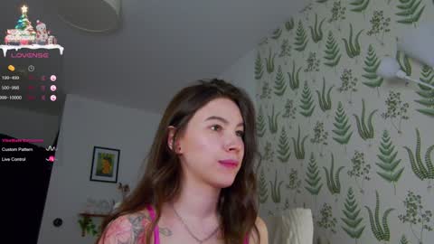 Snapshot of marie_diaze chatting on 12-12-24, 11:40 Marie LEAVE YOUR WITH ME online show from 12-12-24, 11:40