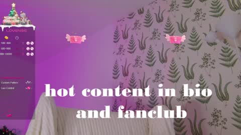 Snapshot of marie_diaze chatting on 12-22-24, 11:33 Marie LEAVE YOUR WITH ME online show from 12-22-24, 11:33