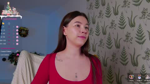 Snapshot of marie_diaze chatting on 01-01-25, 05:11 Marie LEAVE YOUR WITH ME online show from 01-01-25, 05:11