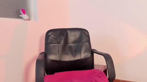 Snapshot of marie_pourtoi chatting on 11-12-25, 12:44 700 pm Washington time online show from 11-12-25, 12:44