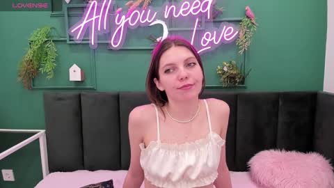 Mary 3 online show from 12-22-24, 05:12