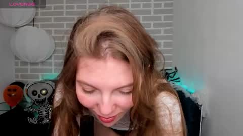 Mary 3 online show from 10-21-25, 01:50