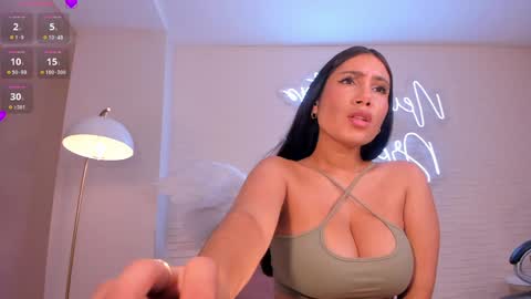 Snapshot of mariejane2 chatting on 01-04-25, 01:42 Im Marie Jane online show from 01-04-25, 01:42