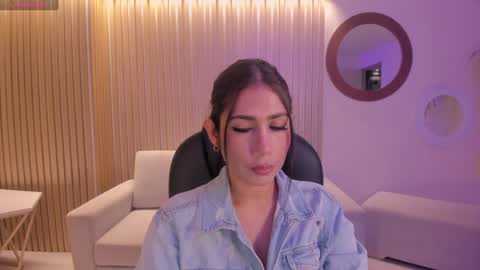 Snapshot of mariejane2 chatting on 01-18-25, 10:49 Im Marie Jane online show from 01-18-25, 10:49