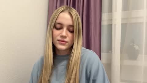 Snapshot of marielademopoulos chatting on 02-21-26, 03:35 Sofia online show from 02-21-26, 03:35