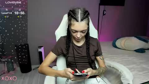 Maria  online show from 10-31-25, 10:16