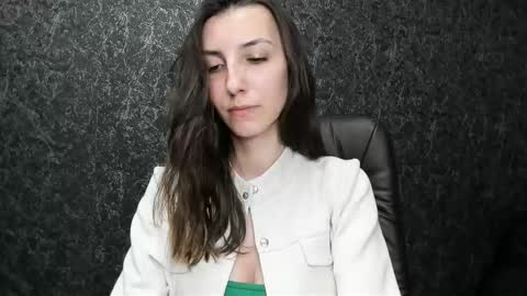 marielleanker online show from 10-09-25, 03:43