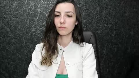 marielleanker online show from 11-17-25, 02:28