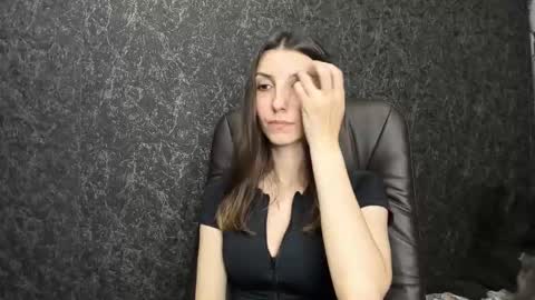 marielleanker online show from 11-18-25, 02:39