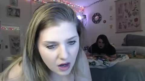 Snapshot of marigoldrue chatting on 02-10-25, 05:25 marigoldrue online show from 02-10-25, 05:25