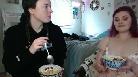 Snapshot of marigoldrue chatting on 02-25-25, 08:41 marigoldrue online show from 02-25-25, 08:41