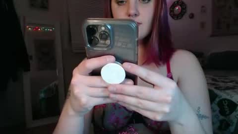 Snapshot of marigoldrue chatting on 03-05-25, 04:02 marigoldrue online show from 03-05-25, 04:02