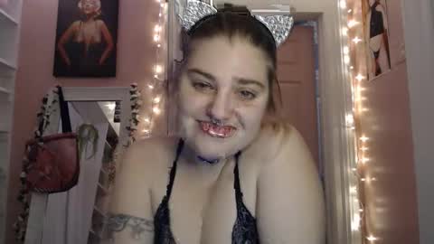 Snapshot of marigoldrue chatting on 11-22-25, 11:37 marigoldrue online show from 11-22-25, 11:37