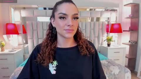 Snapshot of mariiahneedles chatting on 10-08-25, 10:51 mariiahneedles online show from 10-08-25, 10:51