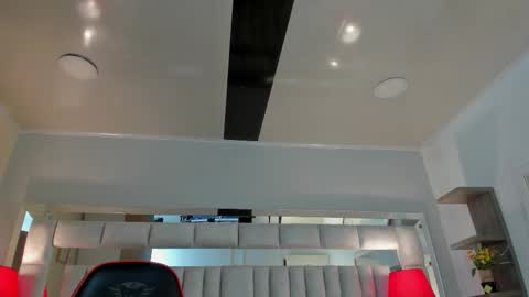 Snapshot of mariiahneedles chatting on 10-19-25, 02:34 mariiahneedles online show from 10-19-25, 02:34