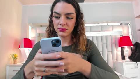 Snapshot of mariiahneedles chatting on 10-28-25, 10:34 mariiahneedles online show from 10-28-25, 10:34