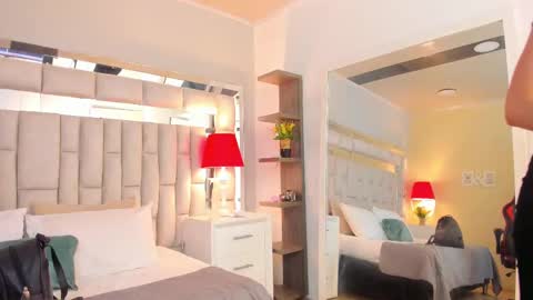 Snapshot of mariiahneedles chatting on 11-18-25, 11:48 mariiahneedles online show from 11-18-25, 11:48