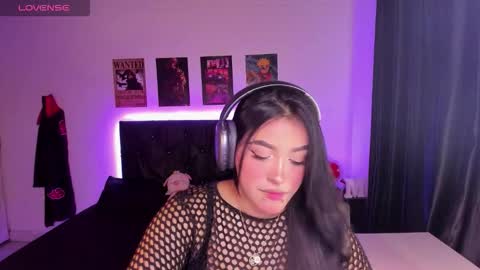 Mariana Hasper online show from 10-19-25, 03:18