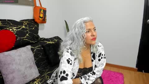 Snapshot of marilyn70 chatting on 10-12-25, 12:20 marilyn70 online show from 10-12-25, 12:20